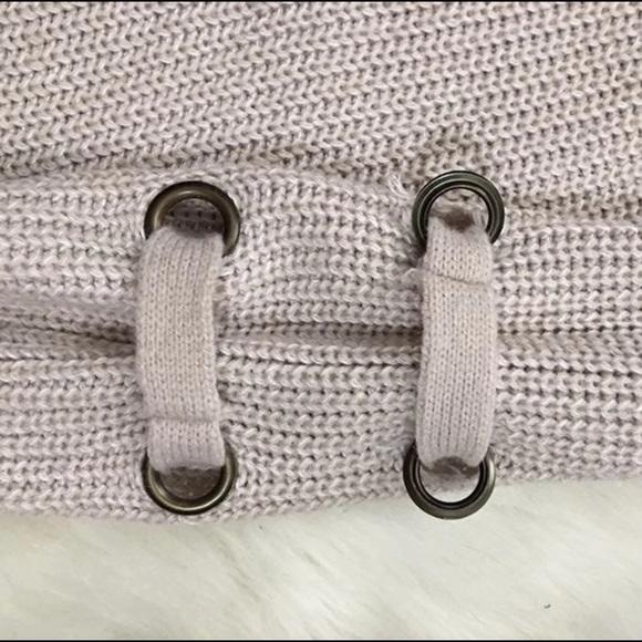 (SOLD) Fashion Nova Sweater -blush - Picture 4 of 8